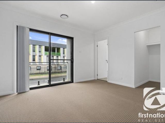Townhouse for rent in Oran Park, Sydney