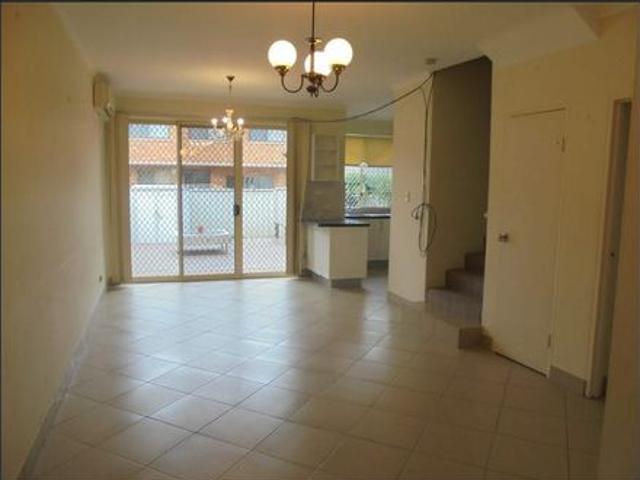 Townhouse for rent in Sydney, New South Wales