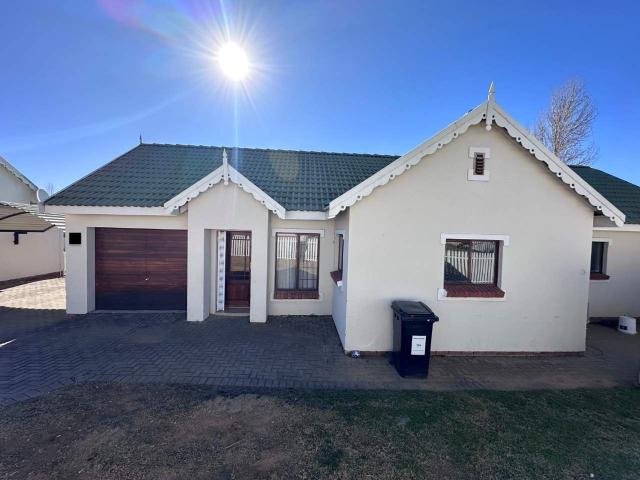 Townhouse for sale in Bloemfontein, Free State