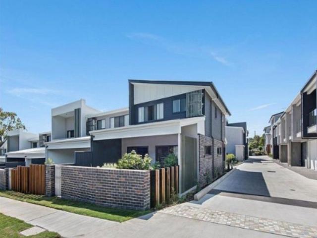 Townhouse for rent in Toombul, Queensland