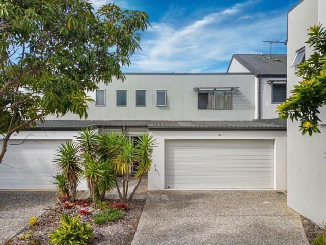 Townhouse for rent in Toombul, Queensland