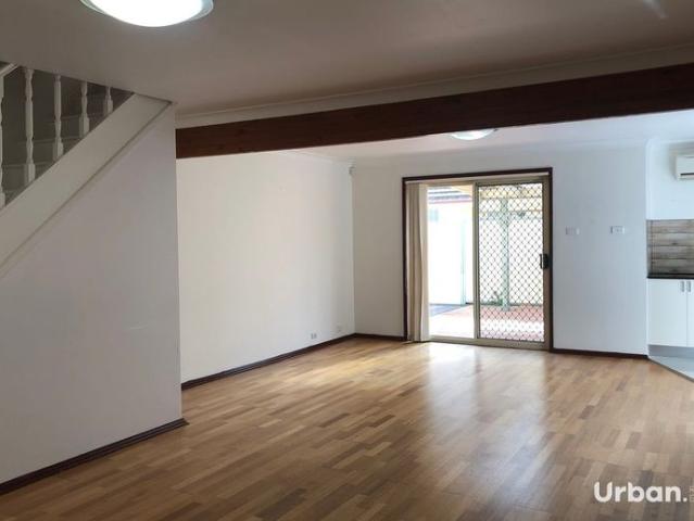 Townhouse for rent in Sydney, New South Wales