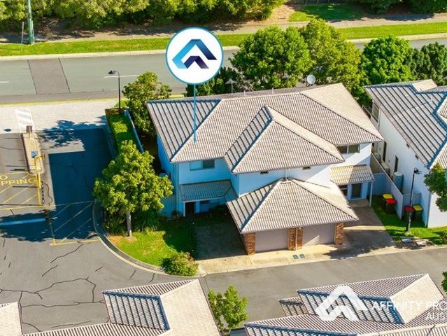 Townhouse for sale in Toombul, Queensland