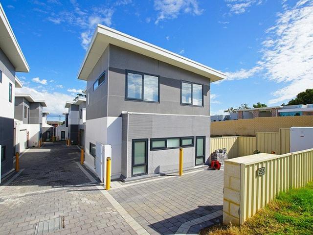 Townhouse for rent in Spearwood, Western Australia