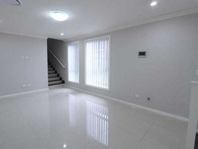 Townhouse for rent in Sydney, New South Wales