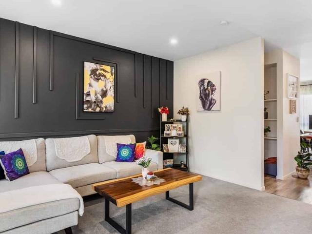 Townhouse for rent in Oratia
