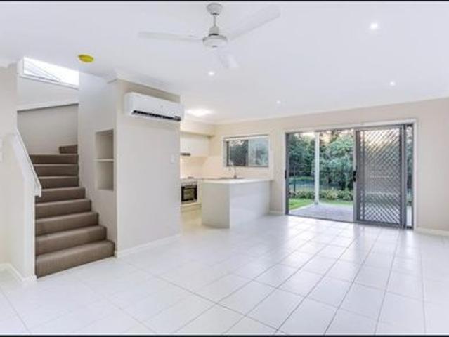 Townhouse for rent in Toombul, Queensland