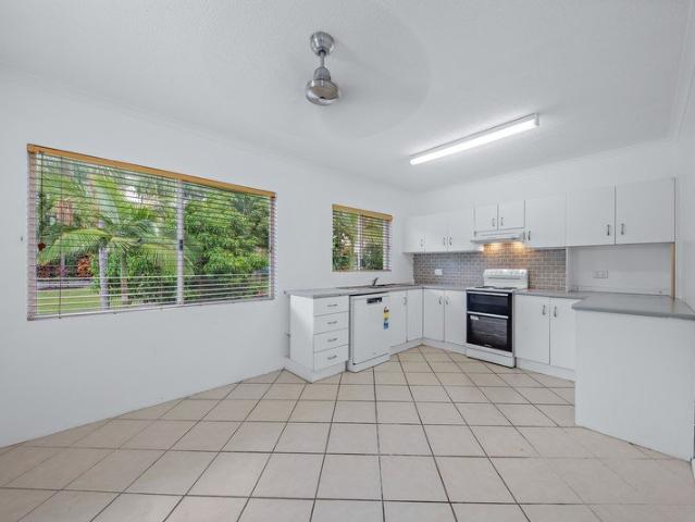 Townhouse for rent in Yachtsmans Paradise, Cannonvale