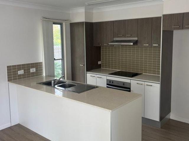 Townhouse for rent in Toombul, Queensland