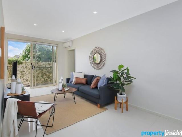 Townhouse for rent in Girraween, Sydney