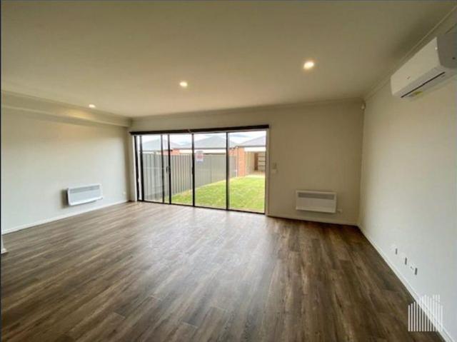 Townhouse for rent in Camerons Creek, Victoria