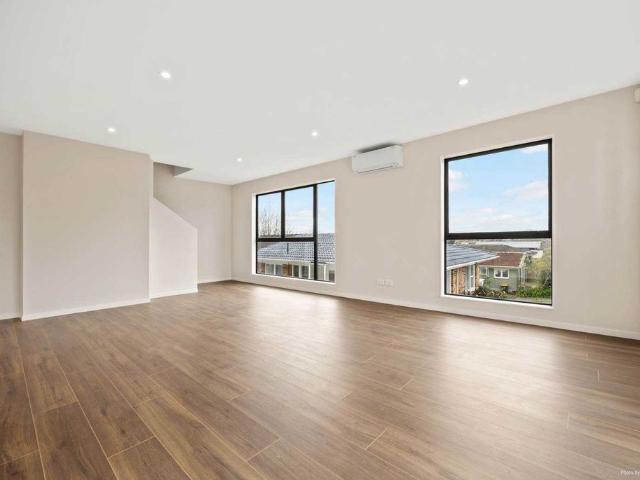 Townhouse for rent in Glendene, Henderson-Massey