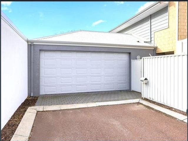 Townhouse for rent in Aubin Grove, Western Australia