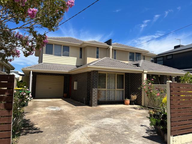House for rent in Altona North