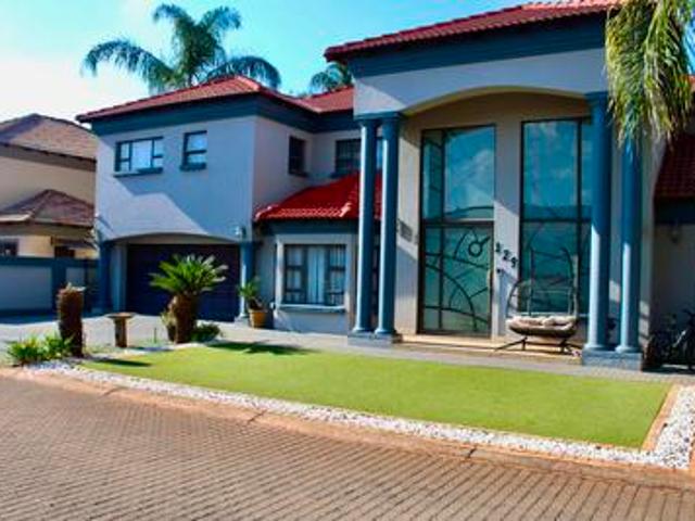 House for sale in Waterkloof, Gauteng