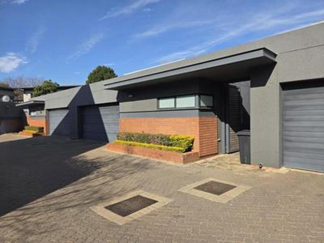 House for rent in Waterkloof, Gauteng