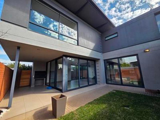 House for rent in Waterkloof, Gauteng