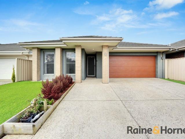 House for rent in Caversham Waters Estate, Melbourne