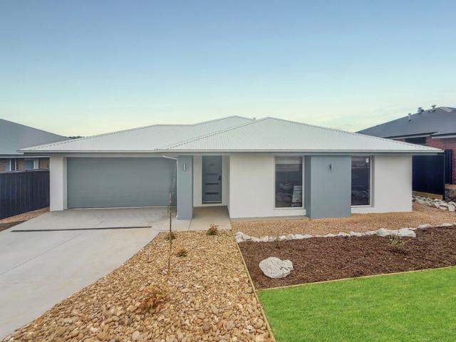 House for rent in Leneva, Victoria