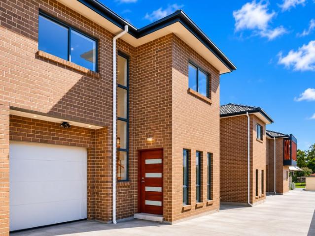 Townhouse for rent in Sydney, New South Wales