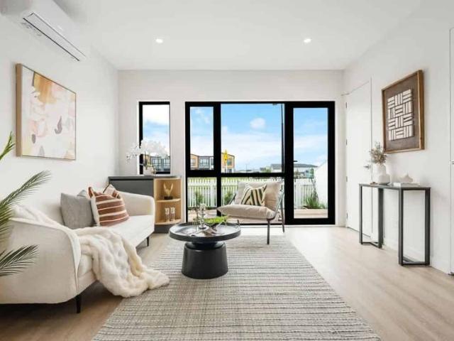 Townhouse for rent in Paremoremo, Oroua County