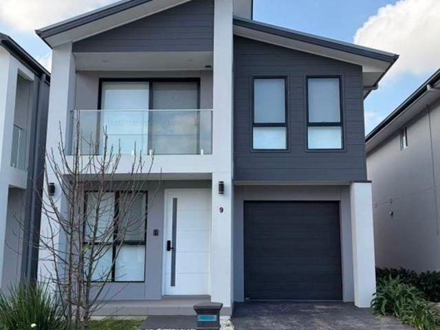Townhouse for rent in Marsden Park, Sydney