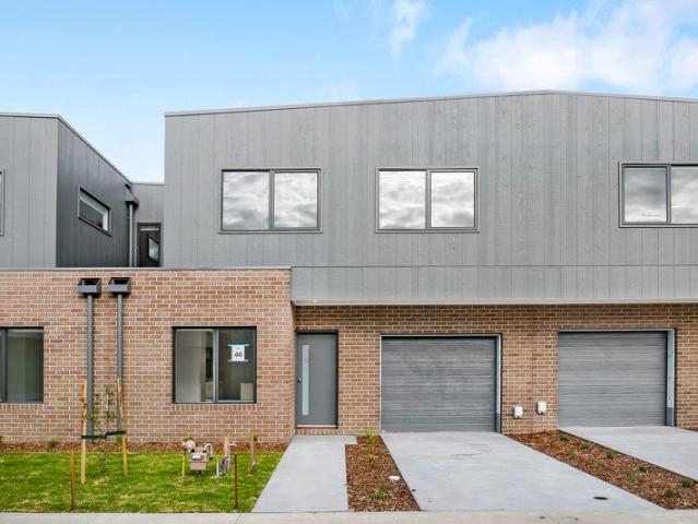 Townhouse for rent in Cranbourne East, Melbourne