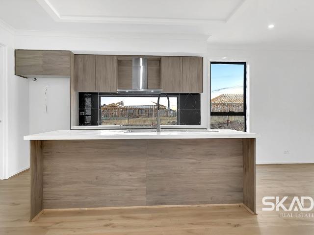 House for sale in Pakenham South