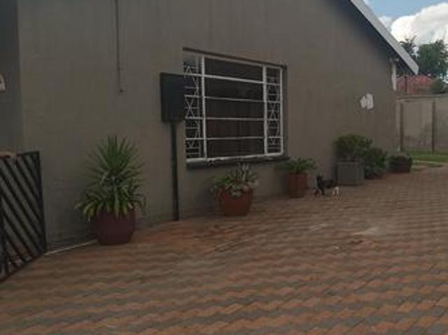 House for sale in Mohlakeng, Gauteng