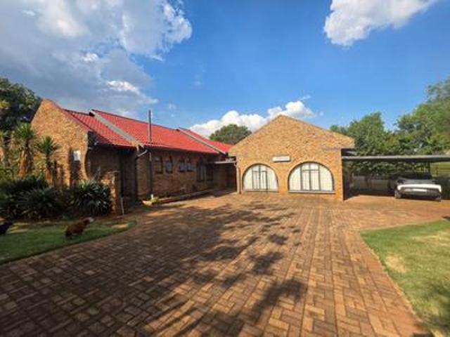 House for sale in Mohlakeng, Gauteng