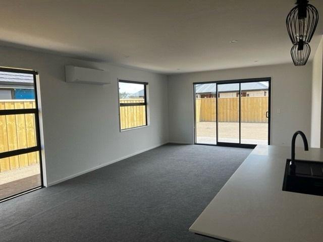 House for rent in West Village Faringdon, Rolleston