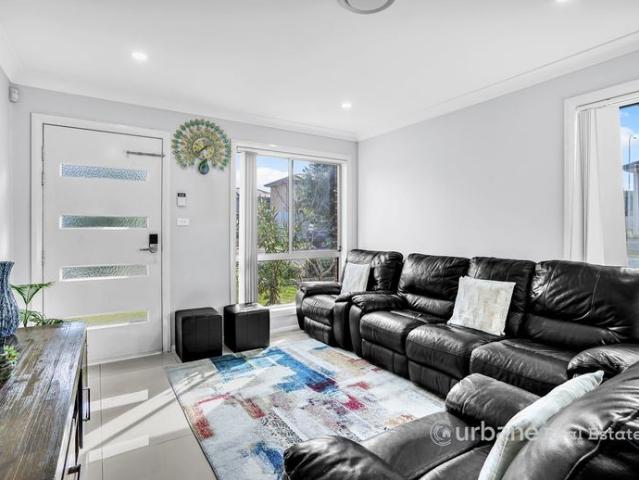 Townhouse for rent in Sydney, New South Wales