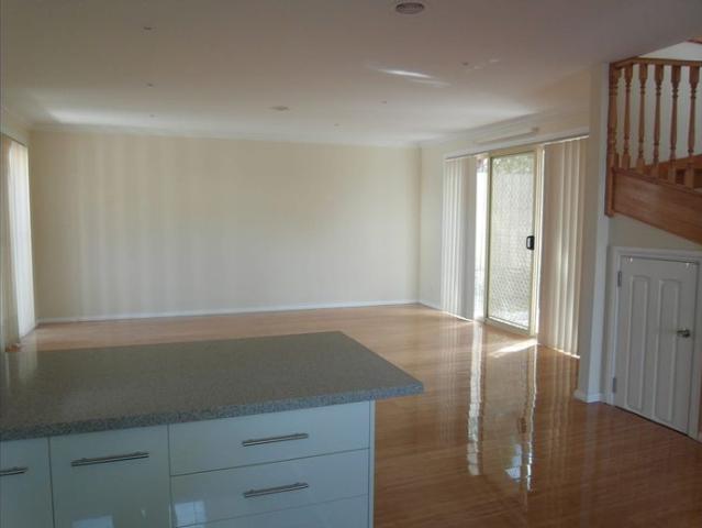 Townhouse for rent in Notting Hill, Melbourne