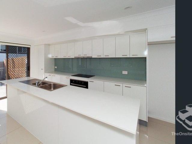 Townhouse for rent in Toombul, Queensland