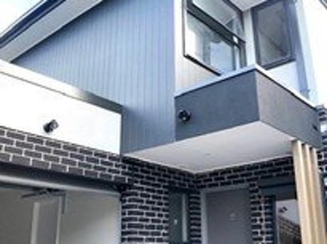 Townhouse for rent in Camerons Creek, Victoria