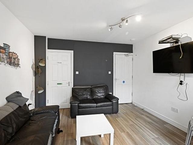 Room for rent in Sharrow Vale, South Yorkshire