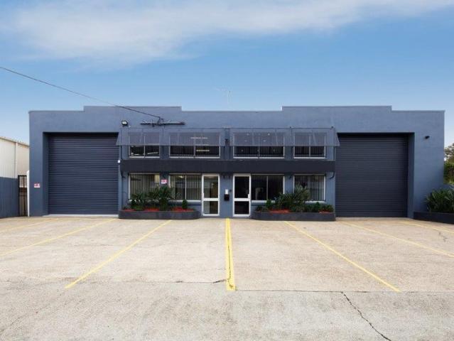 Warehouse for rent in Toombul, Queensland