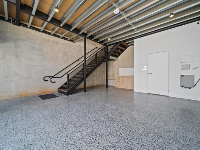 Warehouse for rent in Southport, Gold Coast City