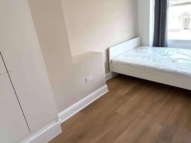 Room for rent in Plas Coch, Wrexham