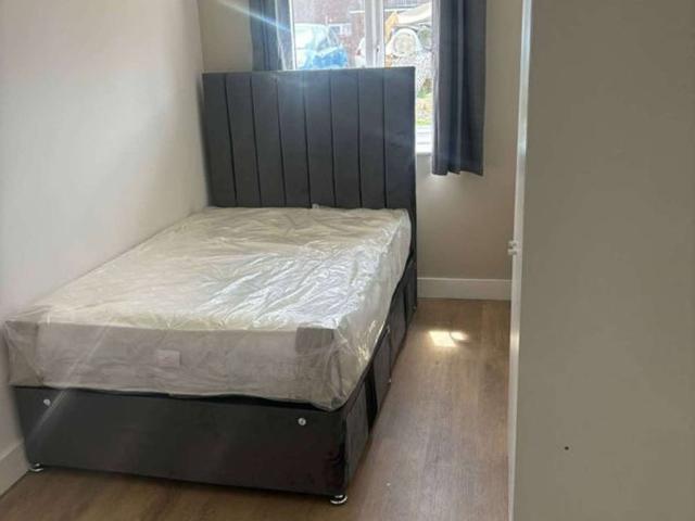 Room for rent in Wrexham, Wales