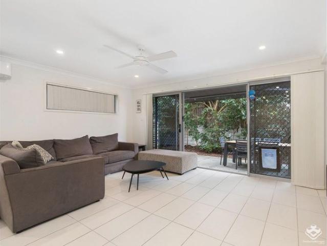 Townhouse for rent in Fernbrook, Queensland