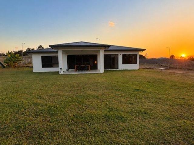 Cottage for sale in Mareeba Town Centre Core, Mareeba