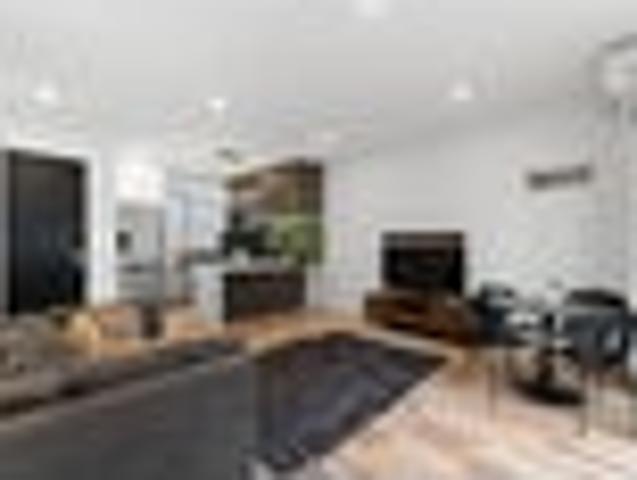 Townhouse for sale in Kelston