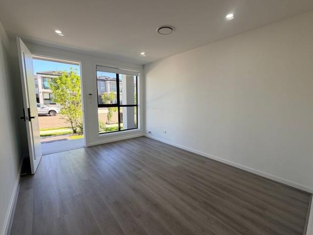 Townhouse for rent in Marsden Park, Sydney