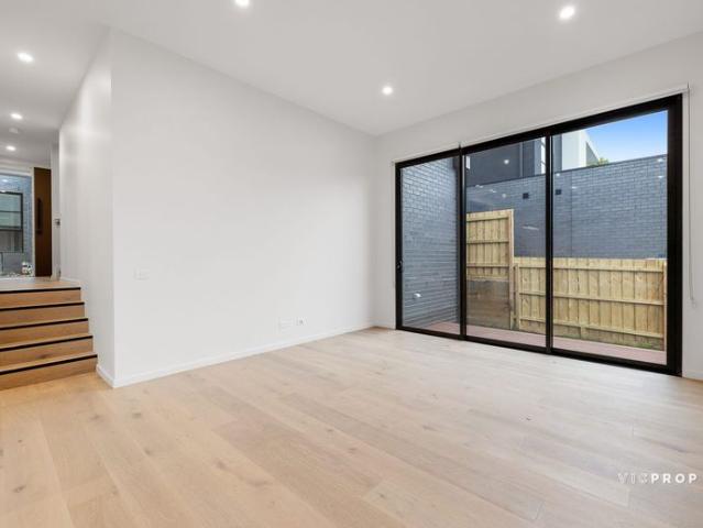 Townhouse for rent in Camerons Creek, Victoria