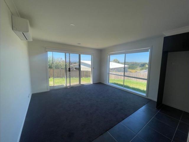 Townhouse for rent in Drouin, Victoria