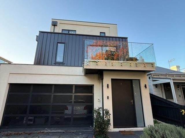 Townhouse for rent in Camerons Creek, Victoria