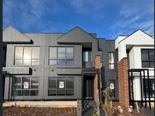 Townhouse for rent in Camerons Creek, Victoria
