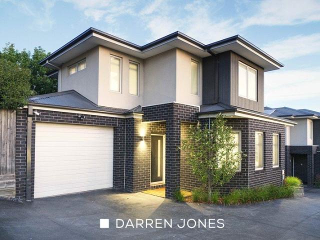 Townhouse for sale in Greensborough, Melbourne