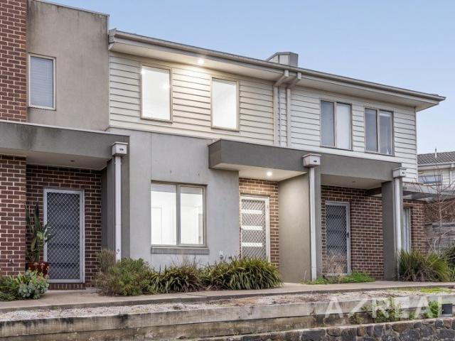 Townhouse for sale in Camerons Creek, Victoria